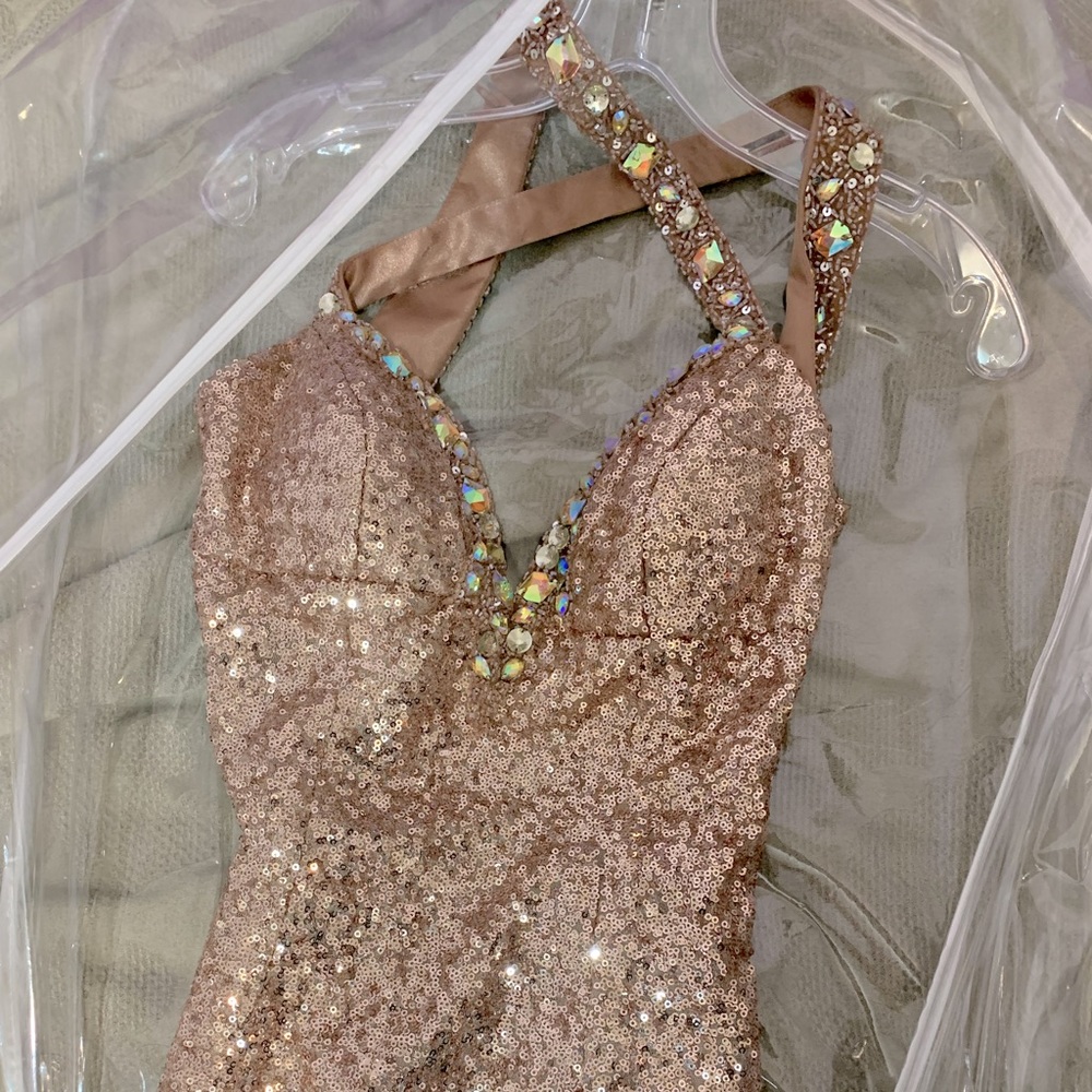 ✨Tony Bowls Le Gala Dress 👗 ✨